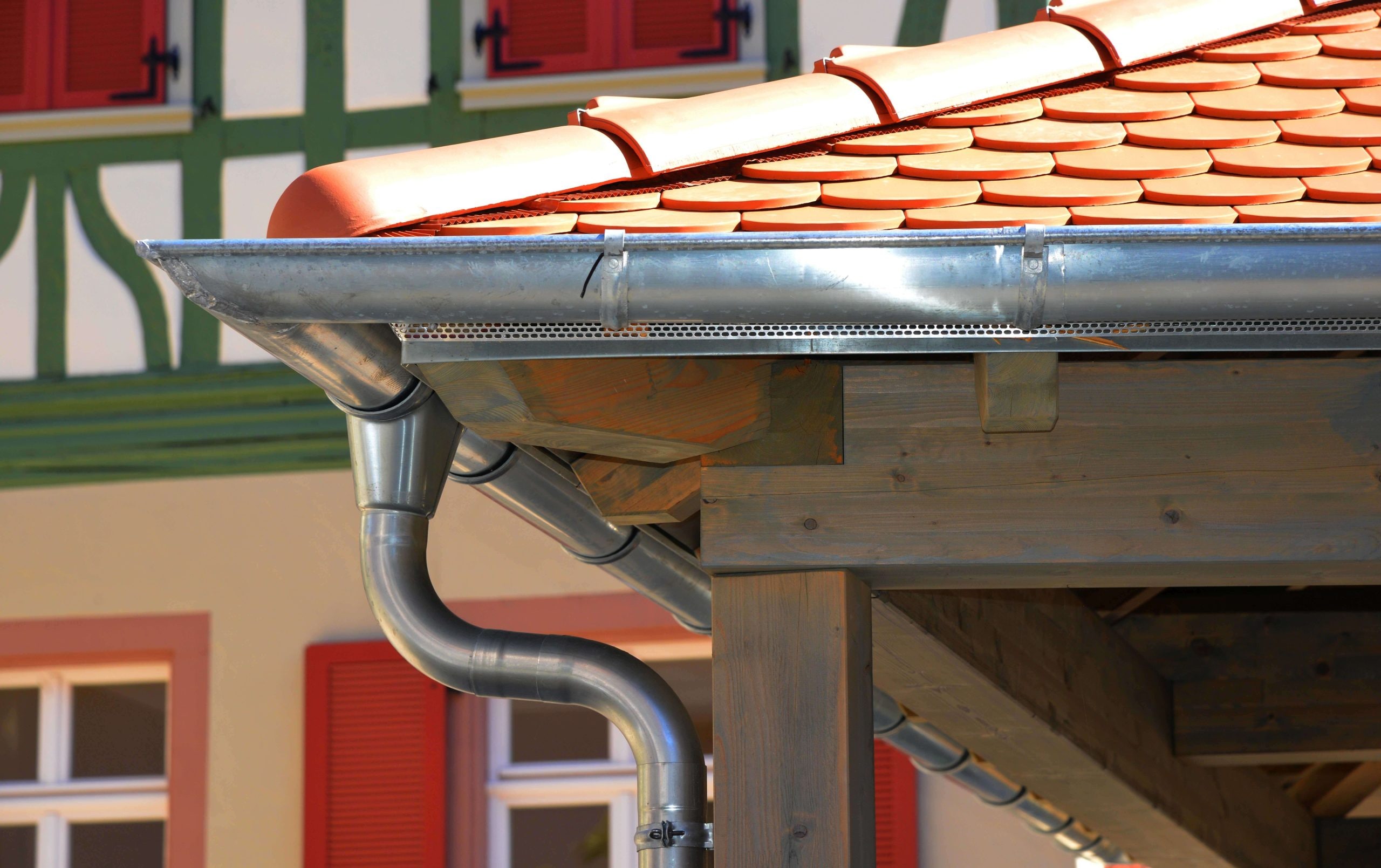 Corrosion-resistant steel gutters for effective rainwater drainage in St. Petersburg